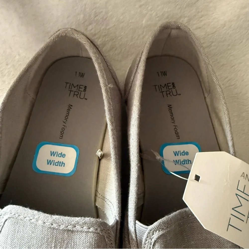 Time and Tru Casual Gray Loafers Women’s Size 11 Wide Slip On  Shoes‎ New